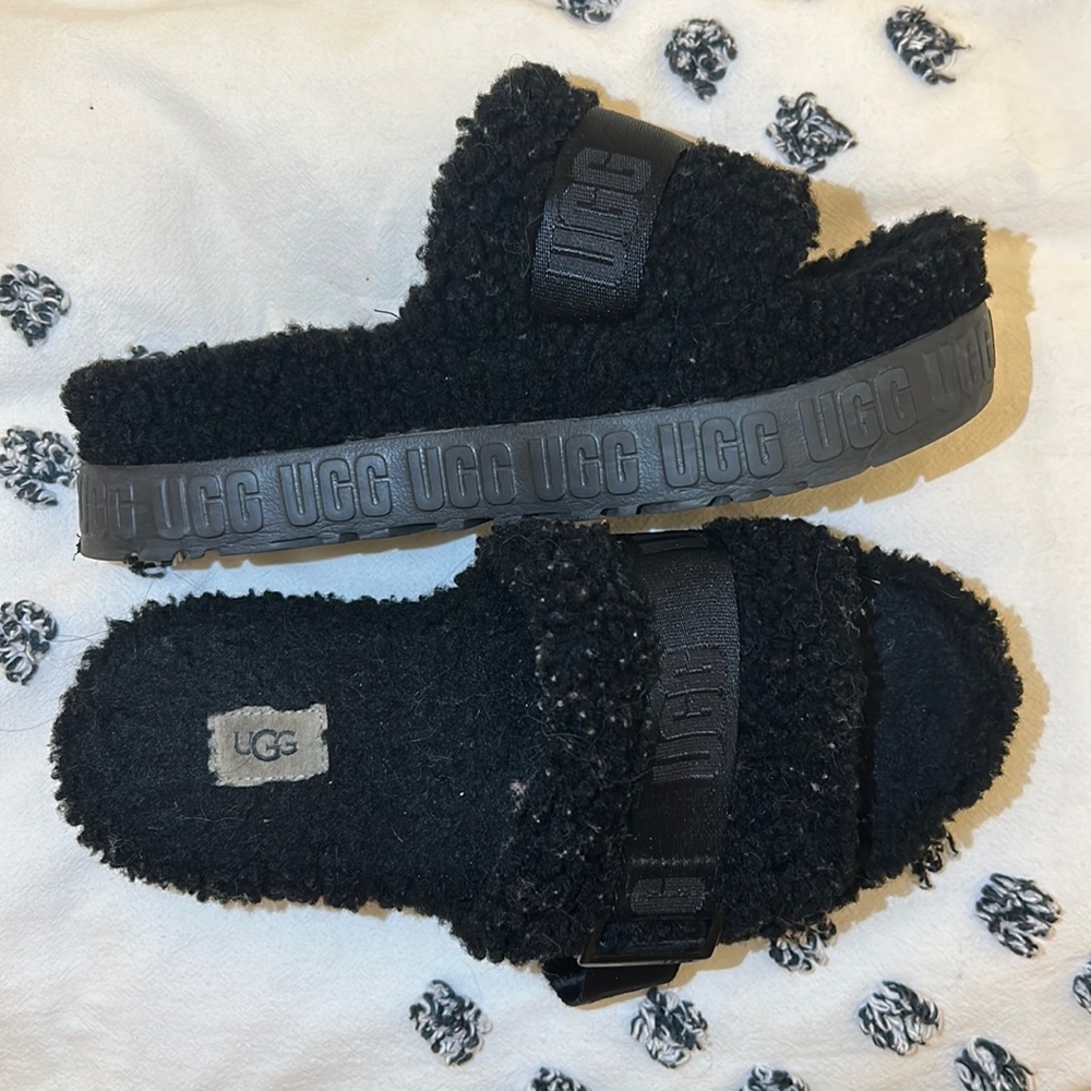 UGG Flufita Platform slippers/slides
